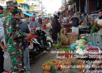 Bersama Dengan Forkopincam, Personel Jajaran Kodim 0208/Asahan Laksanakan Pendisiplinan Protokol Kesehatan Dan Bagi Masker