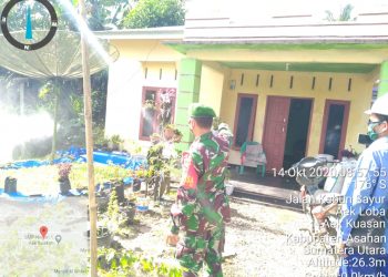 Personel Jajaran Kodim 0208/Asahan Bersama Satgas Lakukan Penyemprotan Disinfektan