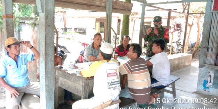 Komsos Cara Personel Jajaran Kodim 0208/Asahan Sampaikan Himbauan Cegah Covid 19 di Wilayah Binaan Komsos Cara Personel Jajaran Kodim 0208/Asahan Sampaikan Himbauan Cegah Covid 19 di Wilayah Binaan