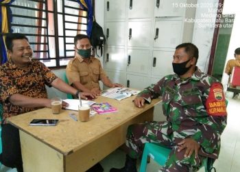 Babinsa Jajaran Kodim 0208/Asahan Ajak Aparat Desa Bekerjasama Agar Selalu Terapkan Protkes
