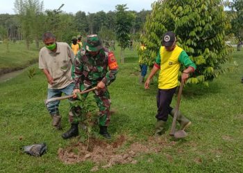 Dalam Rangka Pembinaan Lingkungan Hidup Personel Jajaran Kodim 0208/Asahan Turut Serta Laksanakan Penanaman Pohon