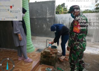 Personel Jajaran Kodim 0208/Asahan Pantau Aktivitas Warga Yang Tidak Patuhi Protokol Kesehatan Anjuran Pemerintah