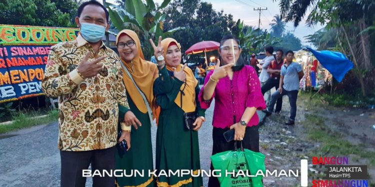 TPS Dihampiri Wanita Cantik, Ternyata Teman SMA-nya yang Sudah 30 Tahun Tak Bertemu TPS Dihampiri Wanita Cantik, Ternyata Teman SMA-nya yang Sudah 30 Tahun Tak Bertemu