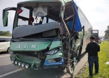 Bus ALS Kecelakaan di Jalan Tol, Seorang Warga Siantar Dilarikan ke Rumah Sakit