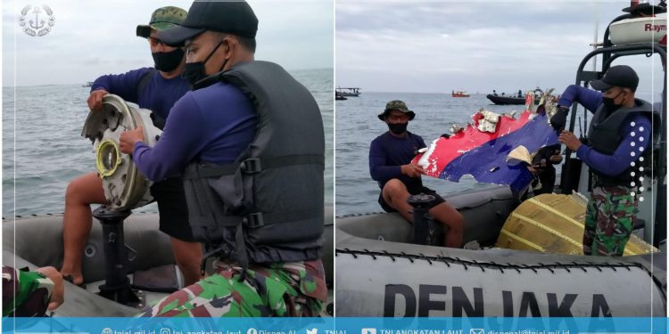 Tim Sar Gabungan dari Denjaka Temukan Serpihan Pesawat Sriwijaya Air