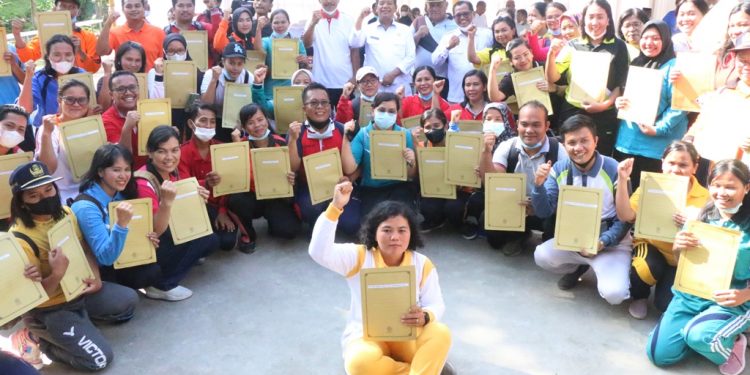Bupati Simalungun Serahkan SK Pengangkatan PPPK Kepada 465 Tenaga Guru
