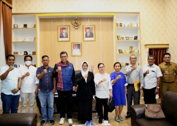 Anggota DPR RI Hinca Pandjaitan dan Kader Demokrat Siantar Temui dr Susanti Dewayani