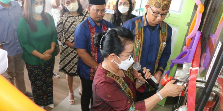 Ketua Dekranasda Resmikan Pusat Oleh-oleh Kabupaten Simalungun