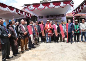 Berkat Perjuangan Nikson Nababan Masyarakat Terima SK Hutan/Tanah Adat