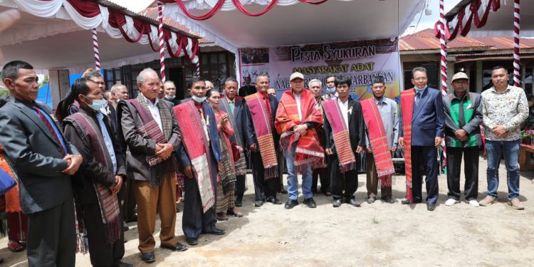 Berkat Perjuangan Nikson Nababan Masyarakat Terima SK Hutan/Tanah Adat