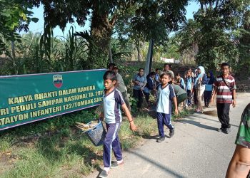 Hari Peduli Sampah Nasional 2019, Yonif 122/Tombak Sakti Ciptakan Lingkungan Sehat