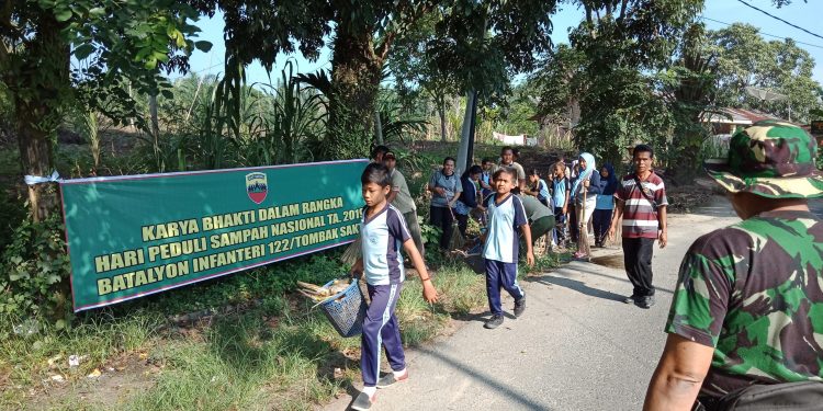 Hari Peduli Sampah Nasional 2019, Yonif 122/Tombak Sakti Ciptakan Lingkungan Sehat Hari Peduli Sampah Nasional 2019, Yonif 122/Tombak Sakti Ciptakan Lingkungan Sehat