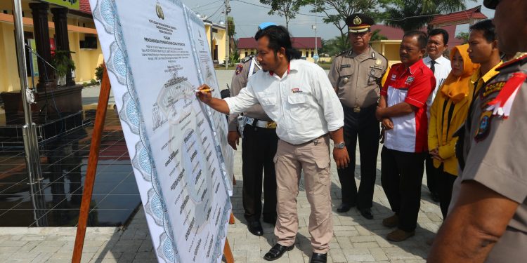 Penandatangan Fakta Integritas dan Pencanangan Menuju Wilayah Bebas Korupsi di Simalungun...