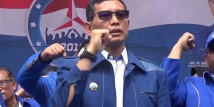 JR Saragih Bukan Dicopot, Tapi di Plt Kan JR Saragih Bukan Dicopot, Tapi di Plt Kan
