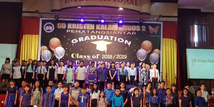 88 Siswa Terbaik SD Kristen Kalam Kudus 2 Pematangsiantar Ikuti Graduation Day