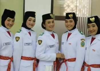 Sylvia Kartika Putri Asal Siantar Masuk 5 Besar Anggota Paskibraka Paling Sering Dilatih Bawa Baki