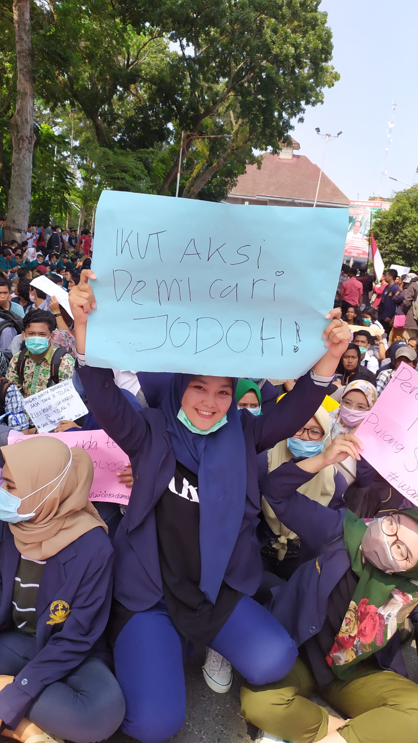 Mahasiswa Siantar Paksa Kapolres, Dandim, Wakil Walikota dan Anggota DPRD Duduk di Jalan
