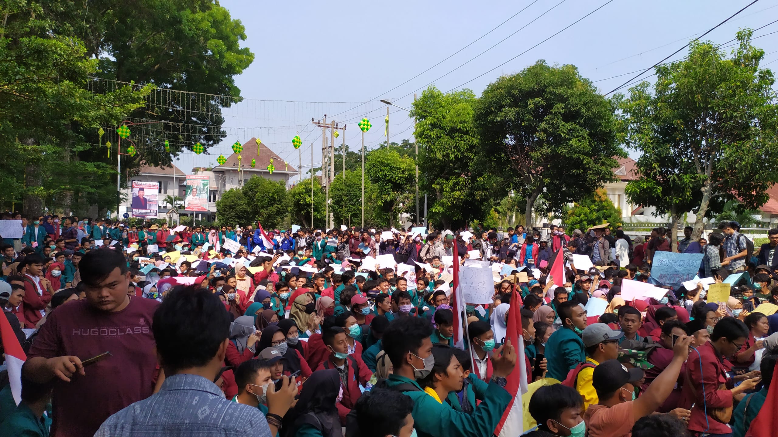 Mahasiswa Siantar Paksa Kapolres, Dandim, Wakil Walikota dan Anggota DPRD Duduk di Jalan