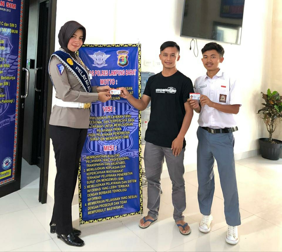 Bripda Novia Rizqiani, Polwan Cantik Mantan Paskibraka dari Lampung Bripda Novia Rizqiani, Polwan Cantik Mantan Paskibraka dari Lampung