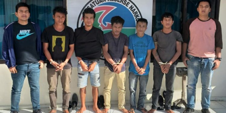 Lima Orang Diamankan di Tarutung Saat Nyabu di Dapur