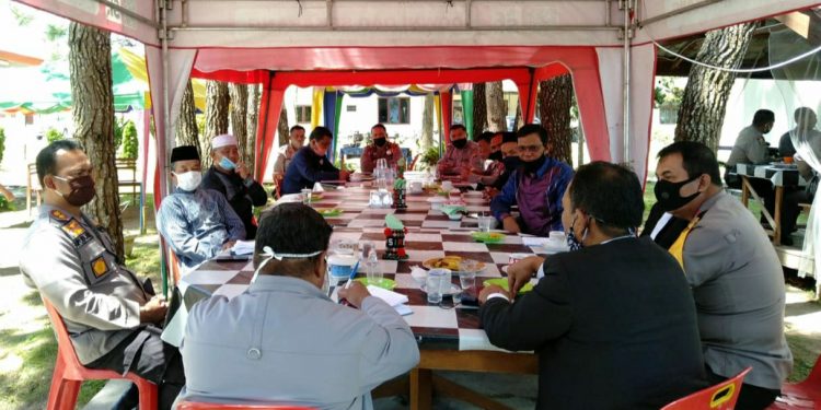 Kapolres Humbahas dan FKUB Bahas Persiapan New Normal Kapolres Humbahas dan FKUB Bahas Persiapan New Normal