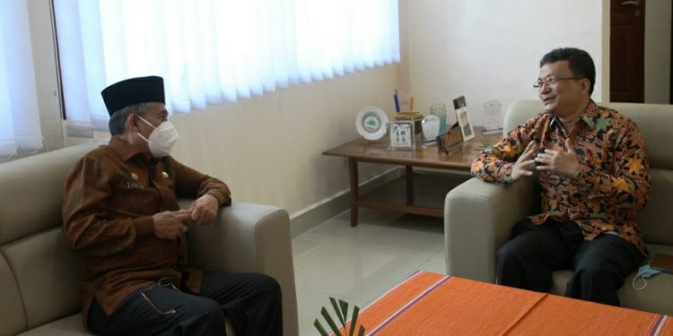 Pj Sekda Siantar Silaturahmi ke Kantor Pusat GKPS