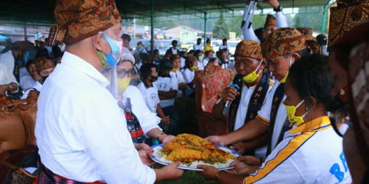 Pasca Mendaftar, Warga Tiga Runggu Gelar Ibadah dan Doakan RHS - ZW Pasca Mendaftar, Warga Tiga Runggu Gelar Ibadah dan Doakan RHS - ZW