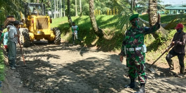 Memberikan Kenyamanan Dan Kerapian, Danrem 022/Pantai Timur Aspal Jalan Asrama Memberikan Kenyamanan Dan Kerapian, Danrem 022/Pantai Timur Aspal Jalan Asrama