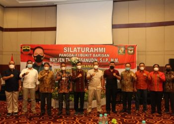 Pangdam I/BB Silaturahmi dengan Forkopimda Siantar-Simalungun, Togar Sitorus Berikan Cenderamata