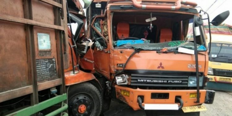 Dua Mobil Warga Siantar Tabrakan Beruntun Dengan Dua Truk di Jalan Tol