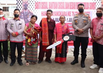 Kapolres Simalungun Resmikan Bantuan Bedah Rumah Layak Huni Jelang HUT Bhayangkara Ke-76