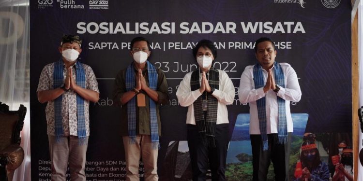 Kembangkan Pariwisata Berkualitas dan Berkelanjutan, Kemenparekraf Lanjutkan Sosialisasi Sadar Wisata di Kabupaten Simalungun dan Toba