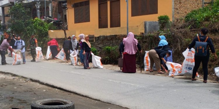 Suri Tani Pemuka Bersama LPPM IPB Dorong Tiga Ras Menjadi Desa Wisata yang Bersih