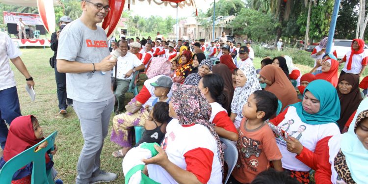 Azan Asar Berkumandang, Sihar Hentikan Pembicaraan Azan Asar Berkumandang, Sihar Hentikan Pembicaraan