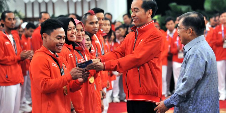 Presiden Jokowi Serahkan Bonus Atlet Asian Games 2018