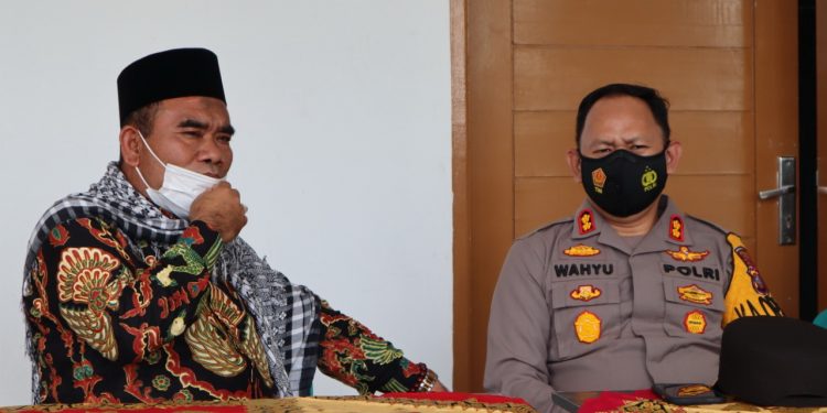 AKBP Wahyudi Rahman Gelar Silaturahmi dengan Ketua MUI serta Tokoh Agama Islam Kabupaten Dairi AKBP Wahyudi Rahman Gelar Silaturahmi dengan Ketua MUI serta Tokoh Agama Islam Kabupaten Dairi