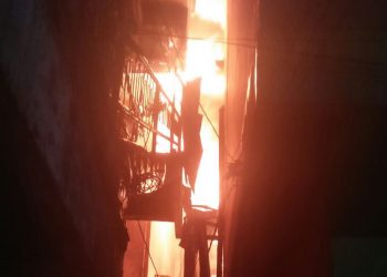 Rumah di pusat Kota Siantar terbakar, api belum berhasil dipadamkan