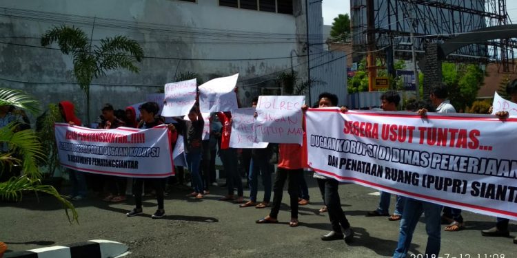 LTP Demo Kejari Siantar Agar Kasus Korupsi Dinas PU Diusut