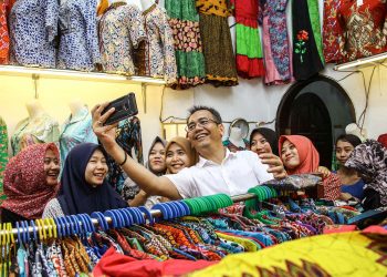 Setahun Menanti Pemerintah, Pedagang Pasar Taviv Mengadu Ke Sihar Sitorus