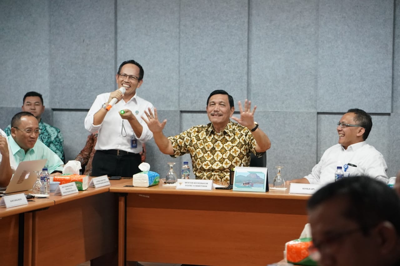 Menko Luhut Pandjaitan Gandeng Tiga Lembaga Teliti Air Danau Toba
