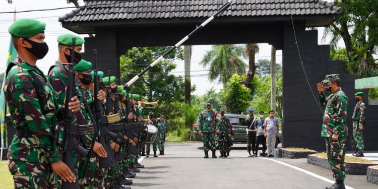 Kasdam I/BB Secara Resmi Tutup Latihan Posko-I Di Makorem 022/Pantai Timur