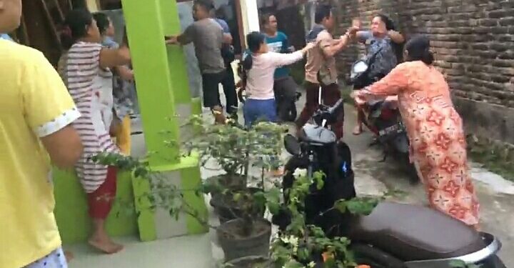 Tak Terima Cucunya Ditegur, Seorang Kakek Aniaya Tetangganya
