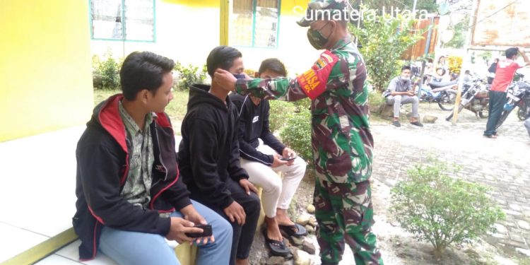 Tekankan Kepada Anak SMK Untuk Terapkan Protokol Kesehatan Oleh Personel Kodim 0208/Asahan Tekankan Kepada Anak SMK Untuk Terapkan Protokol Kesehatan Oleh Personel Kodim 0208/Asahan