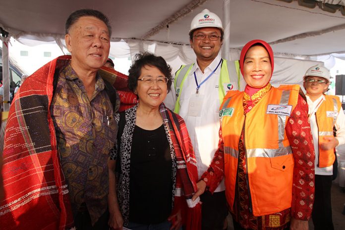 Datang ke Danau Toba, 600 Wisatawan Turun dari Kapal Pesiar Cruise Superstar Libra