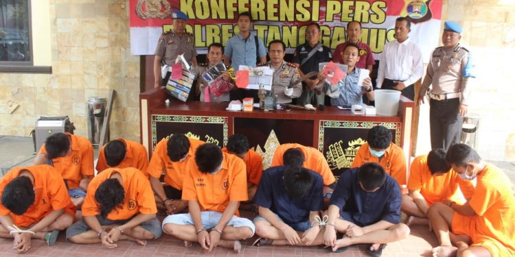Belasan Tersangka Ditangkap Selama Operasi Sikat Krakatau 2018 Belasan Tersangka Ditangkap Selama Operasi Sikat Krakatau 2018