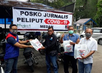 Pertamina Peduli Kunjungi Posko Jurnalis Peliput Covid-19