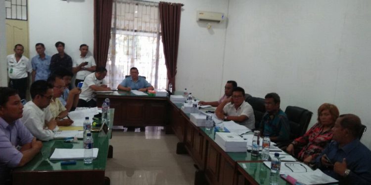 Komisi II Bahas Pembatalan Pengangkatan 65 Pegawai PD PHJ, Diluar Pihak PD PHJ Diminta "Diam" Komisi II Bahas Pembatalan Pengangkatan 65 Pegawai PD PHJ, Diluar Pihak PD PHJ Diminta "Diam"