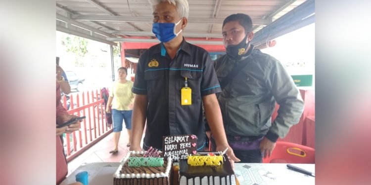 Polres Taput Merayakan HPN Dengan Wartawan Polres Taput Merayakan HPN Dengan Wartawan