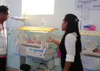 Bayi Kembar Tiga Pasangan Susanto Hutabalian dan Riana Lubis Dirawat Intensif