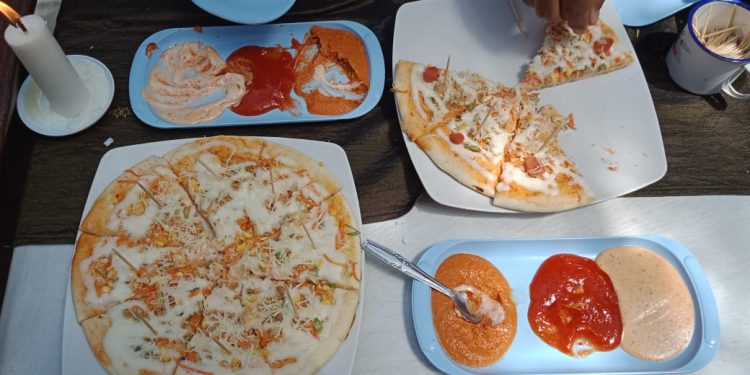 Berkunjung ke Danau Toba, ada Pizza Andaliman yang Menggetarkan Lidah Berkunjung ke Danau Toba, ada Pizza Andaliman yang Menggetarkan Lidah